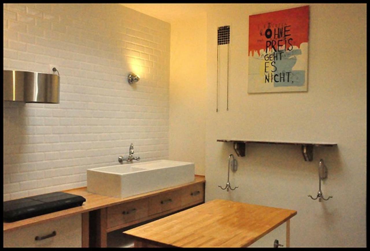 Een Thuis In De Condroz Waulsort Exterior foto