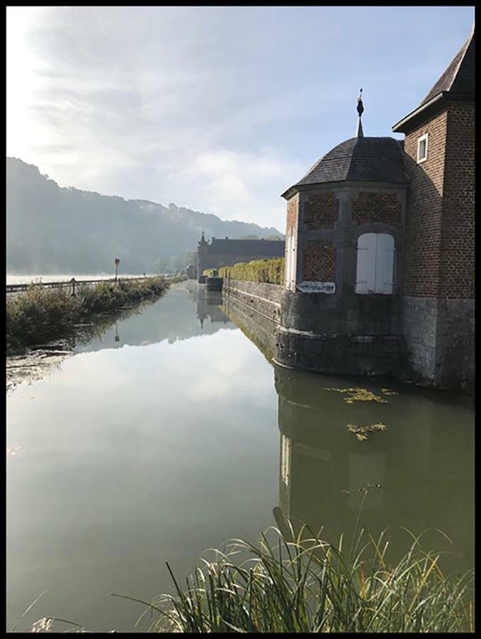 Een Thuis In De Condroz Waulsort Exterior foto